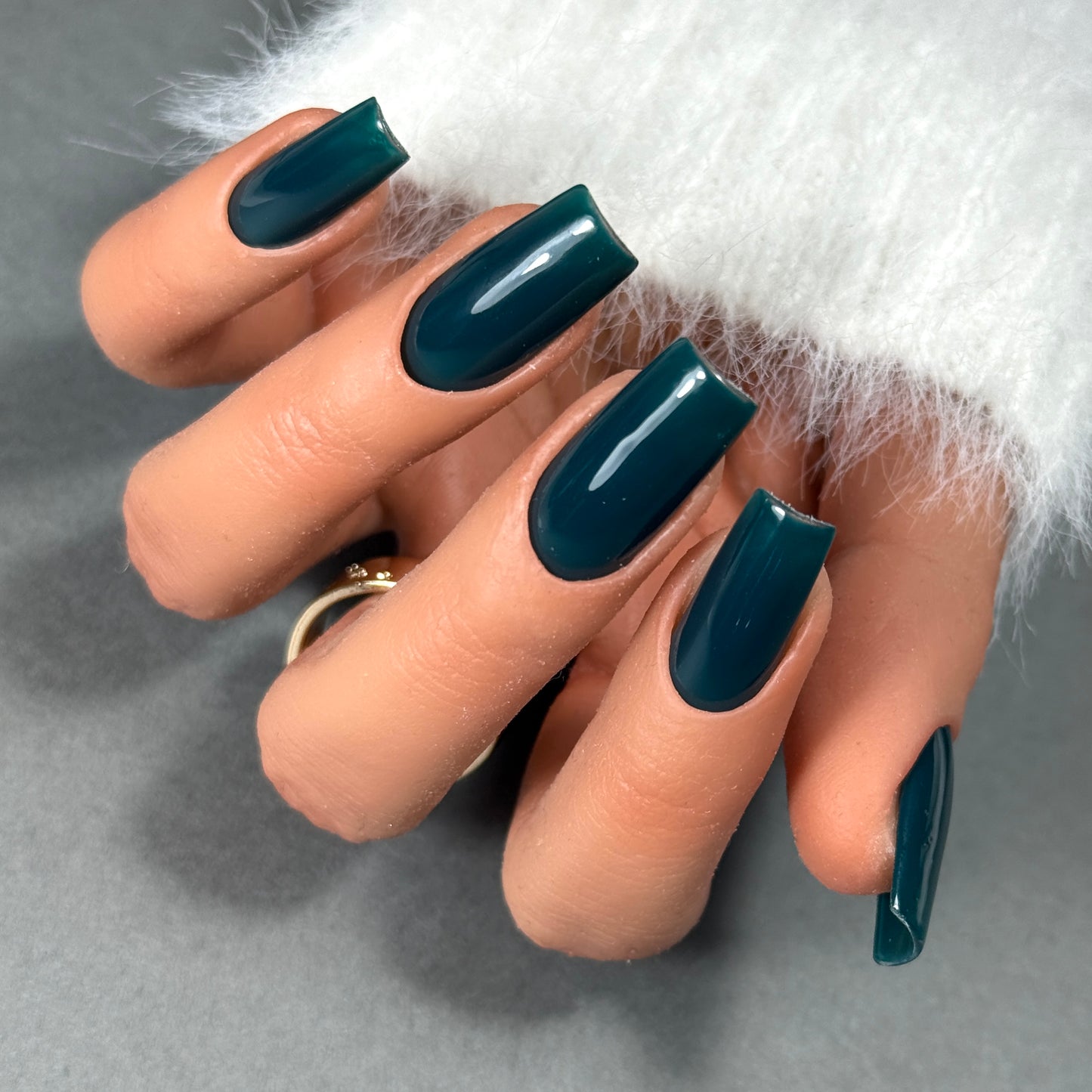 Sensi Lac - Lowkey Luxe