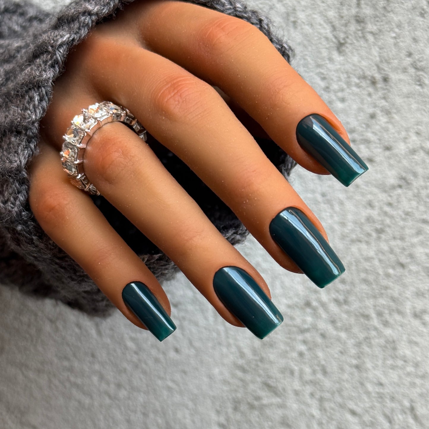 Sensi Lac - Lowkey Luxe